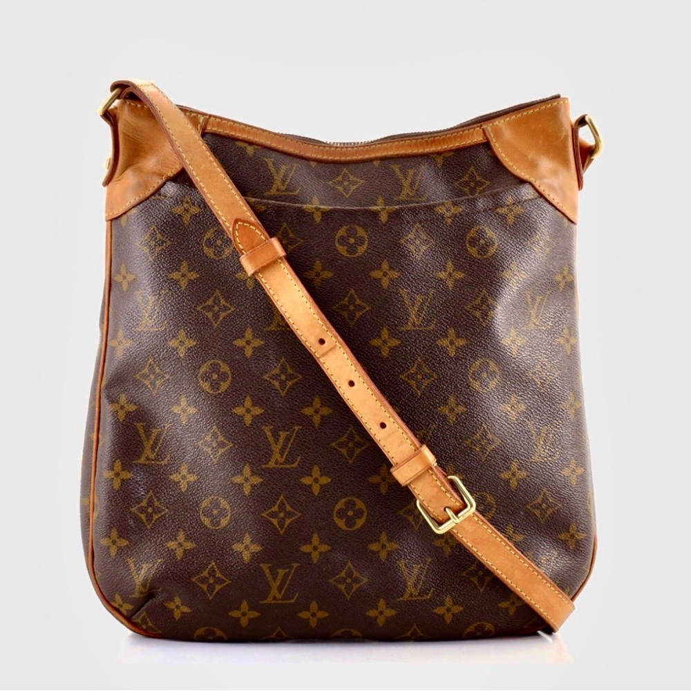 Authentic Louis Vuitton
Odeon Handbag Monogram Canvas MM